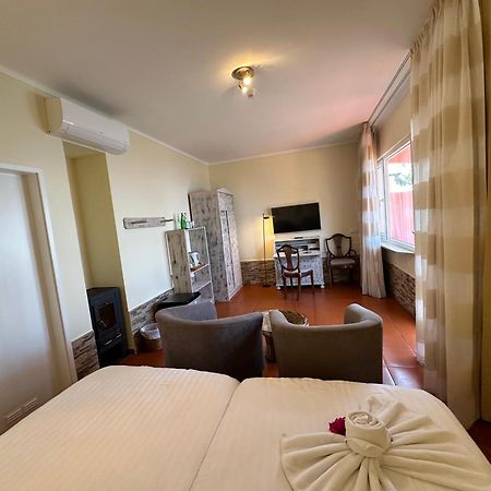 Inn & Art Madeira 卡尼索 外观 照片